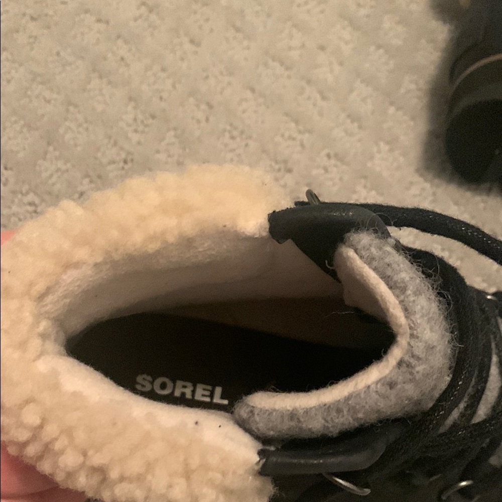 Cozy Black and Gray Women's Boots leather upper - Picture 7 of 8